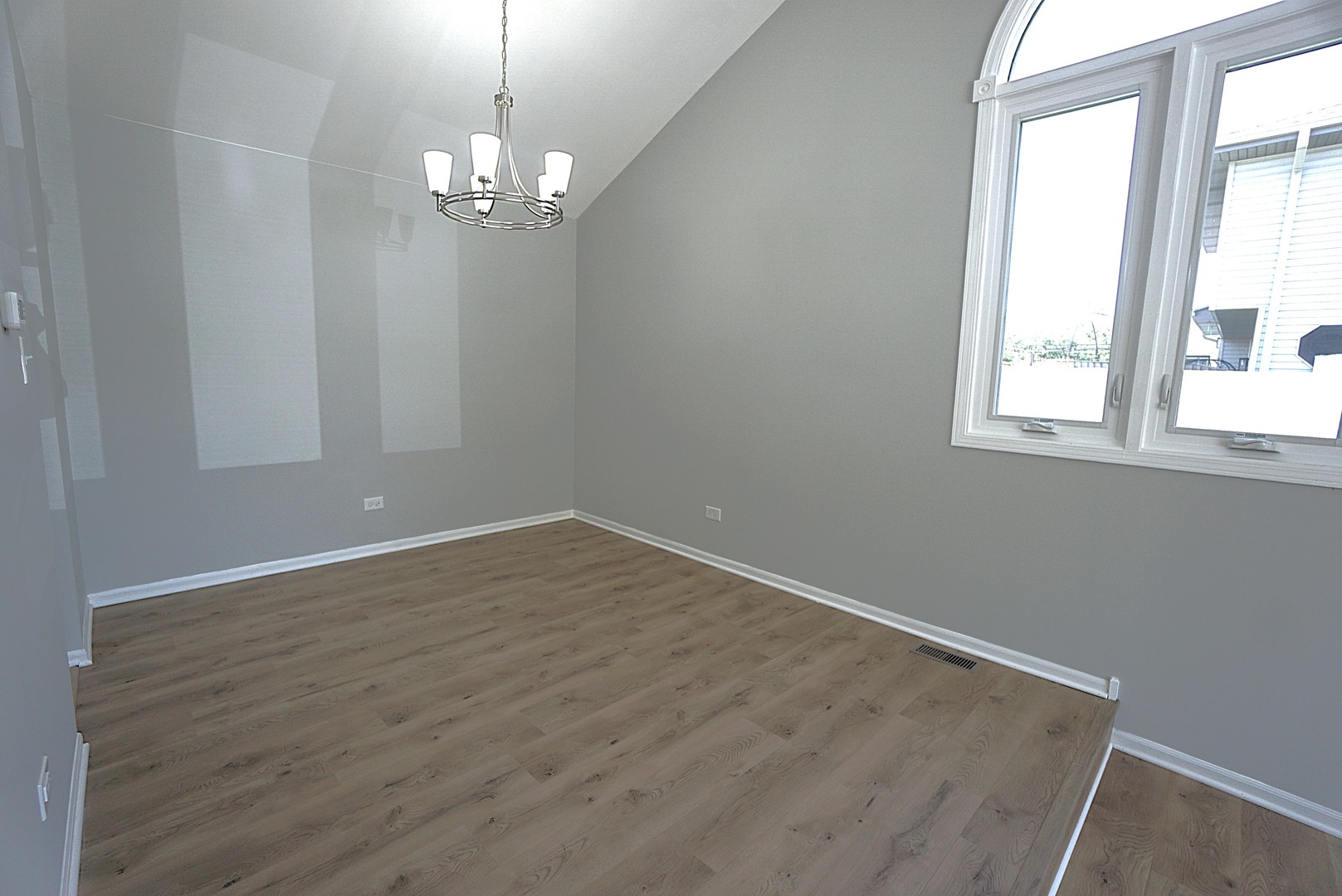 22520 Crescent Way Property Photo 9