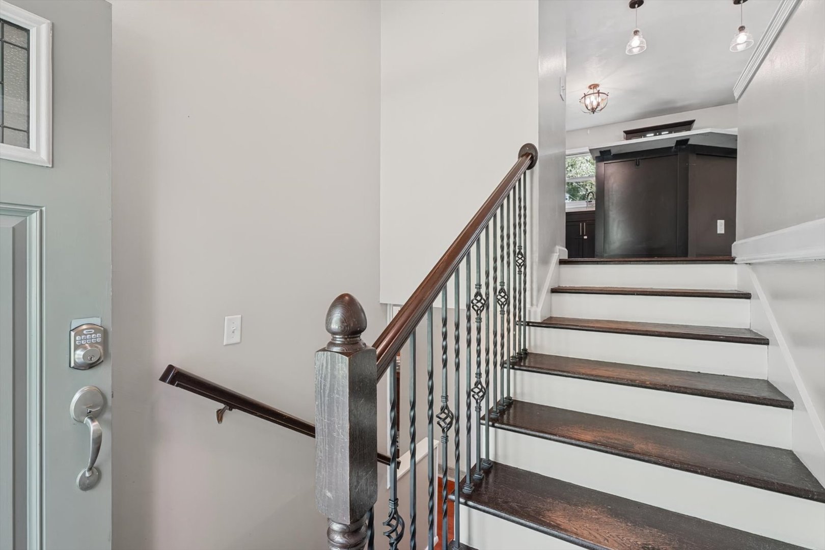 204 N White Street Property Photo 7