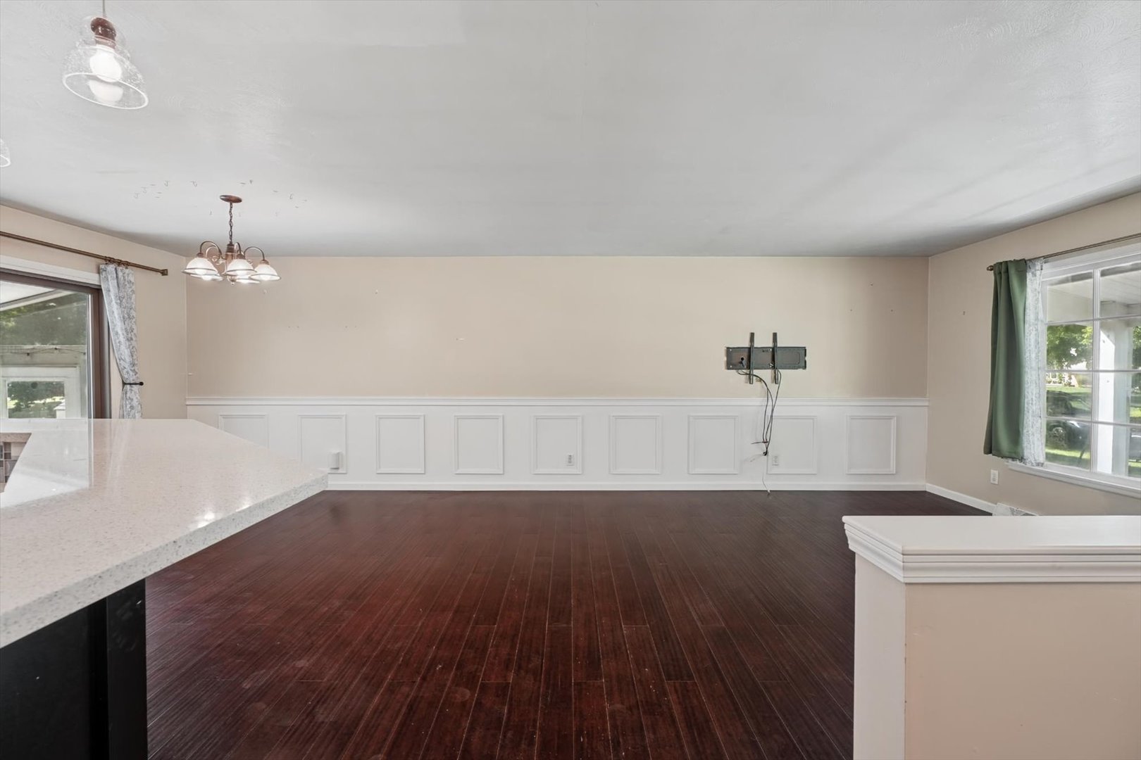 204 N White Street Property Photo 10