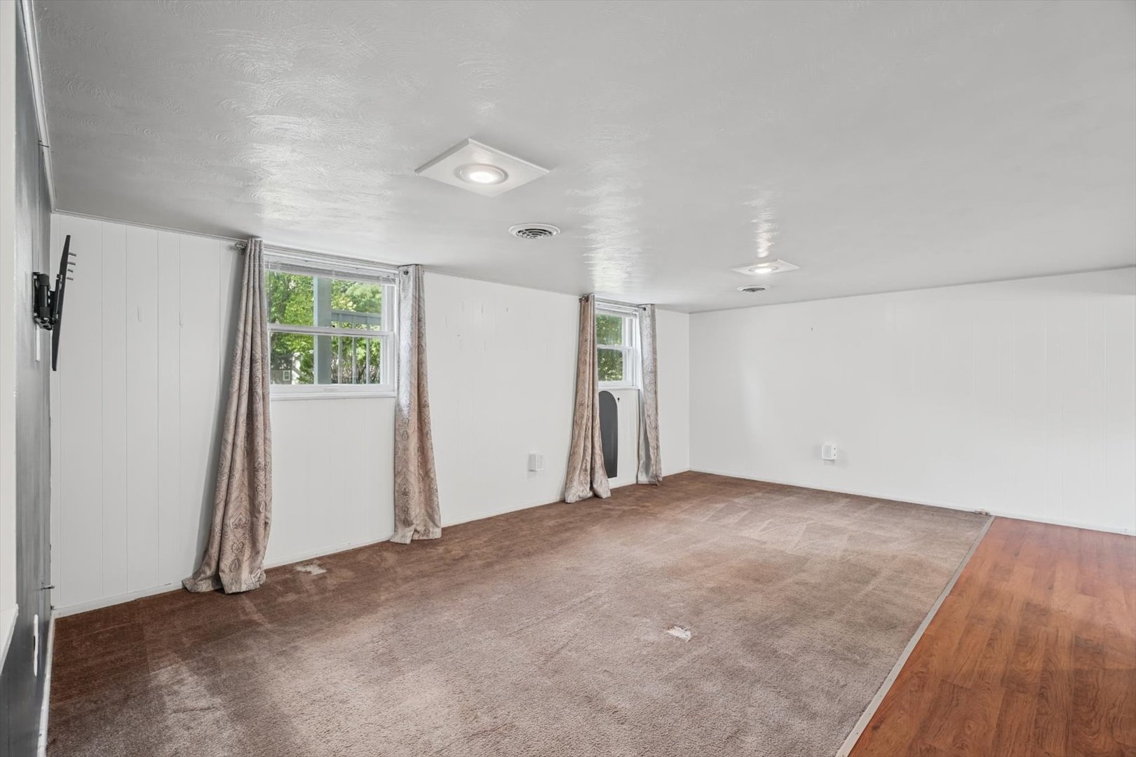 204 N White Street Property Photo 34