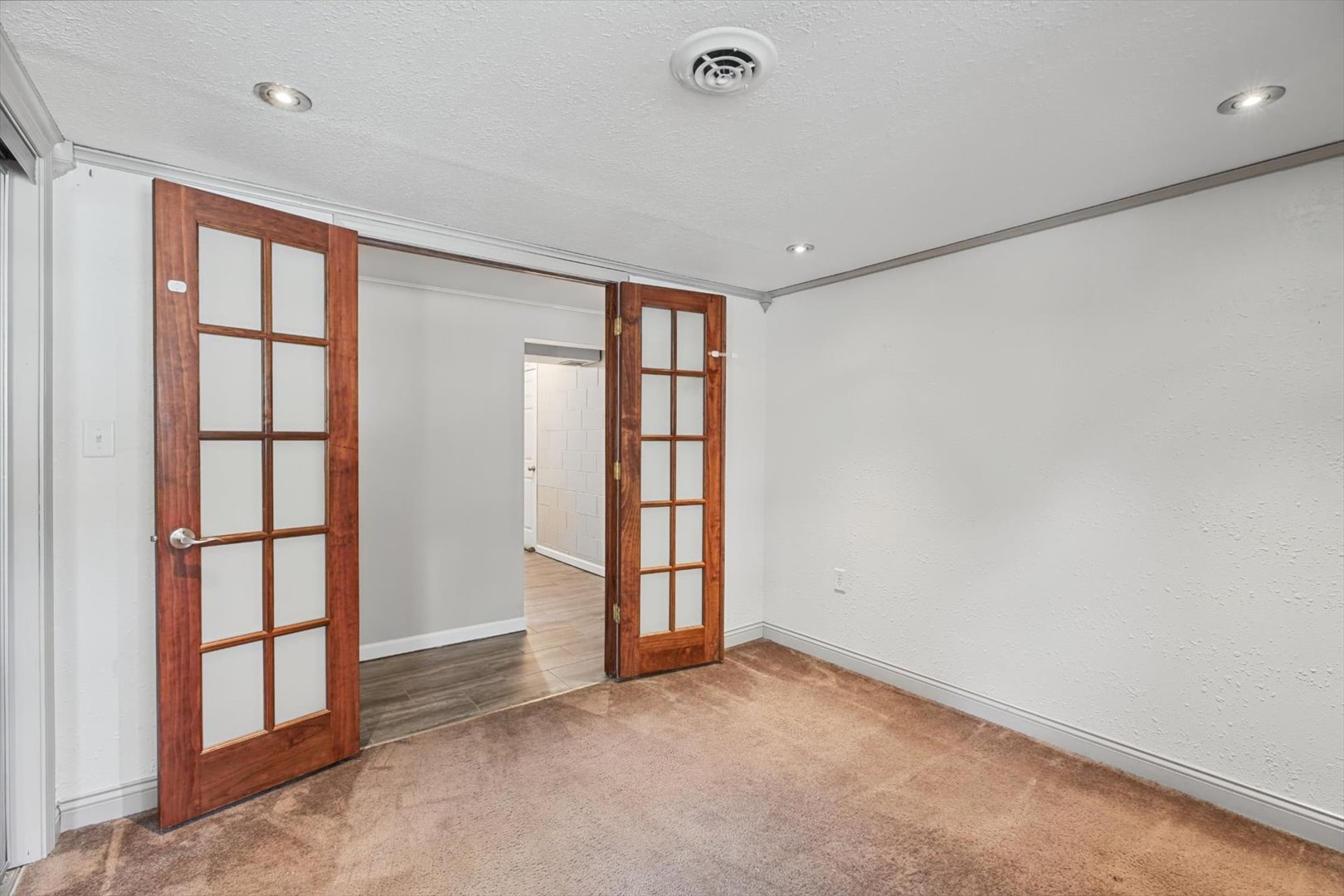 204 N White Street Property Photo 42
