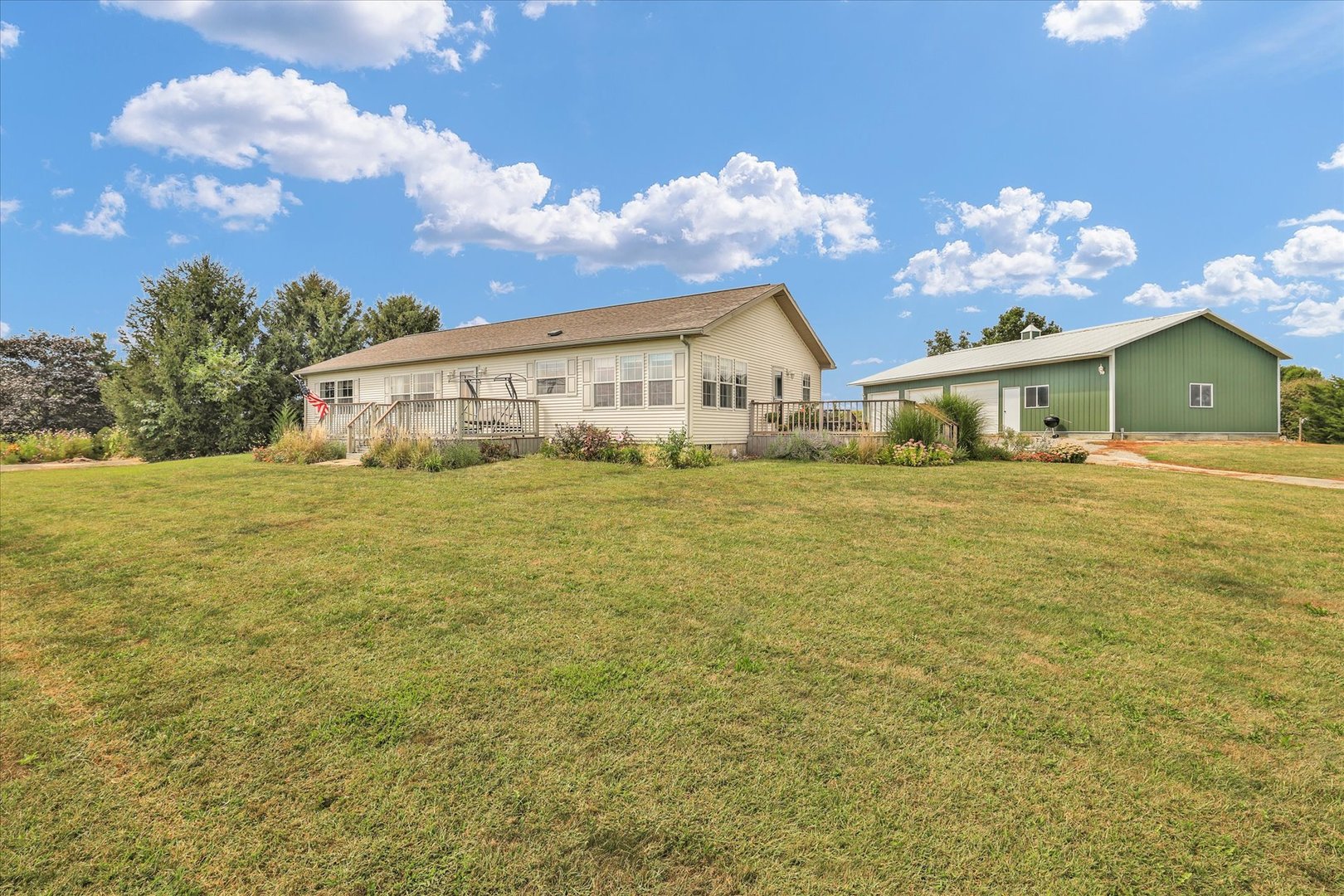 2369 E 2350 North Road Property Photo 1