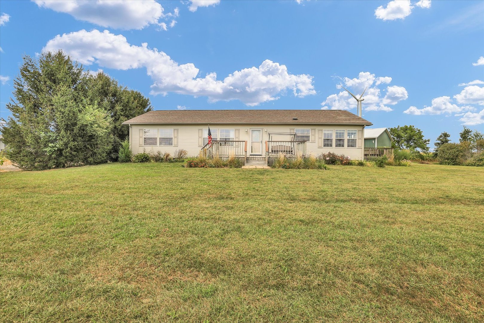 2369 E 2350 North Road Property Photo 3