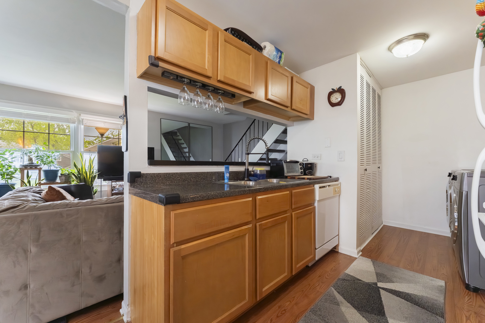 1261 Prairie Avenue B Property Photo 9