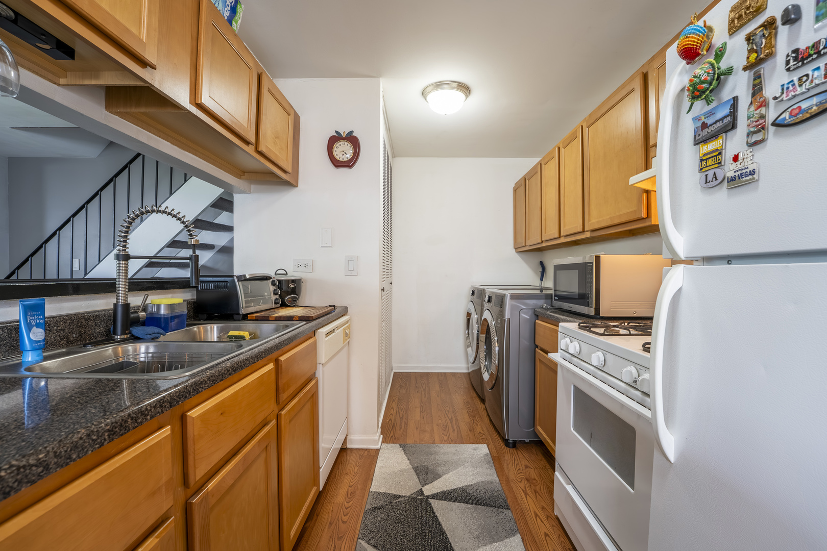 1261 Prairie Avenue B Property Photo 11
