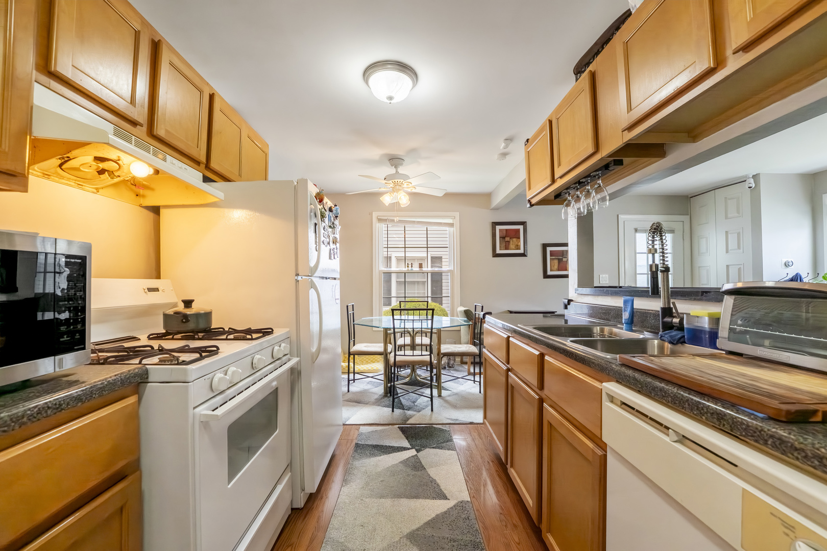 1261 Prairie Avenue B Property Photo 12