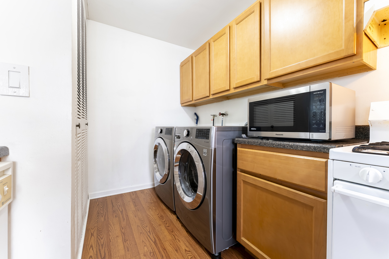 1261 Prairie Avenue B Property Photo 13