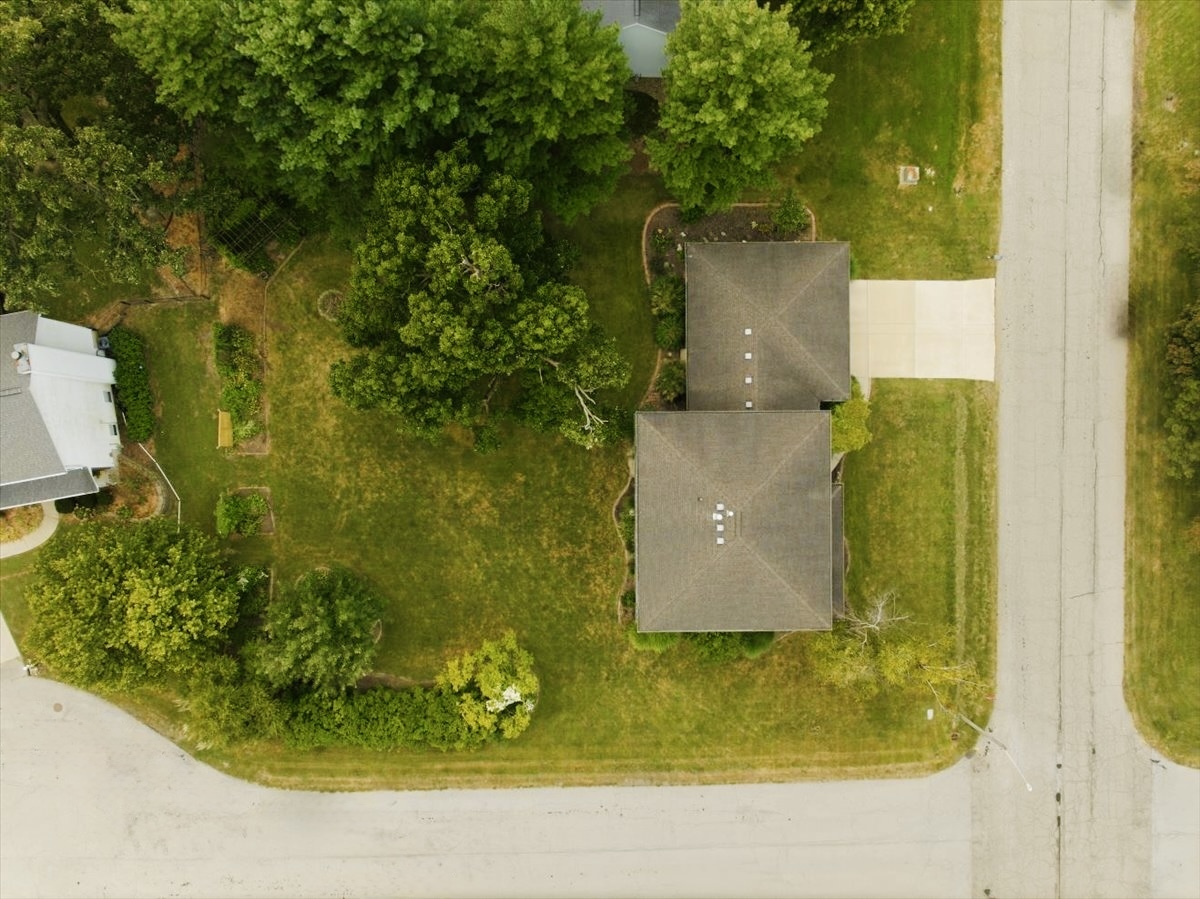 705 E Newton Street Property Photo 4