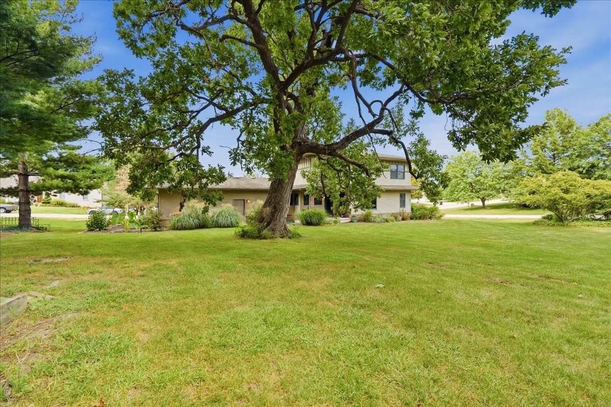 705 E Newton Street Property Photo 9