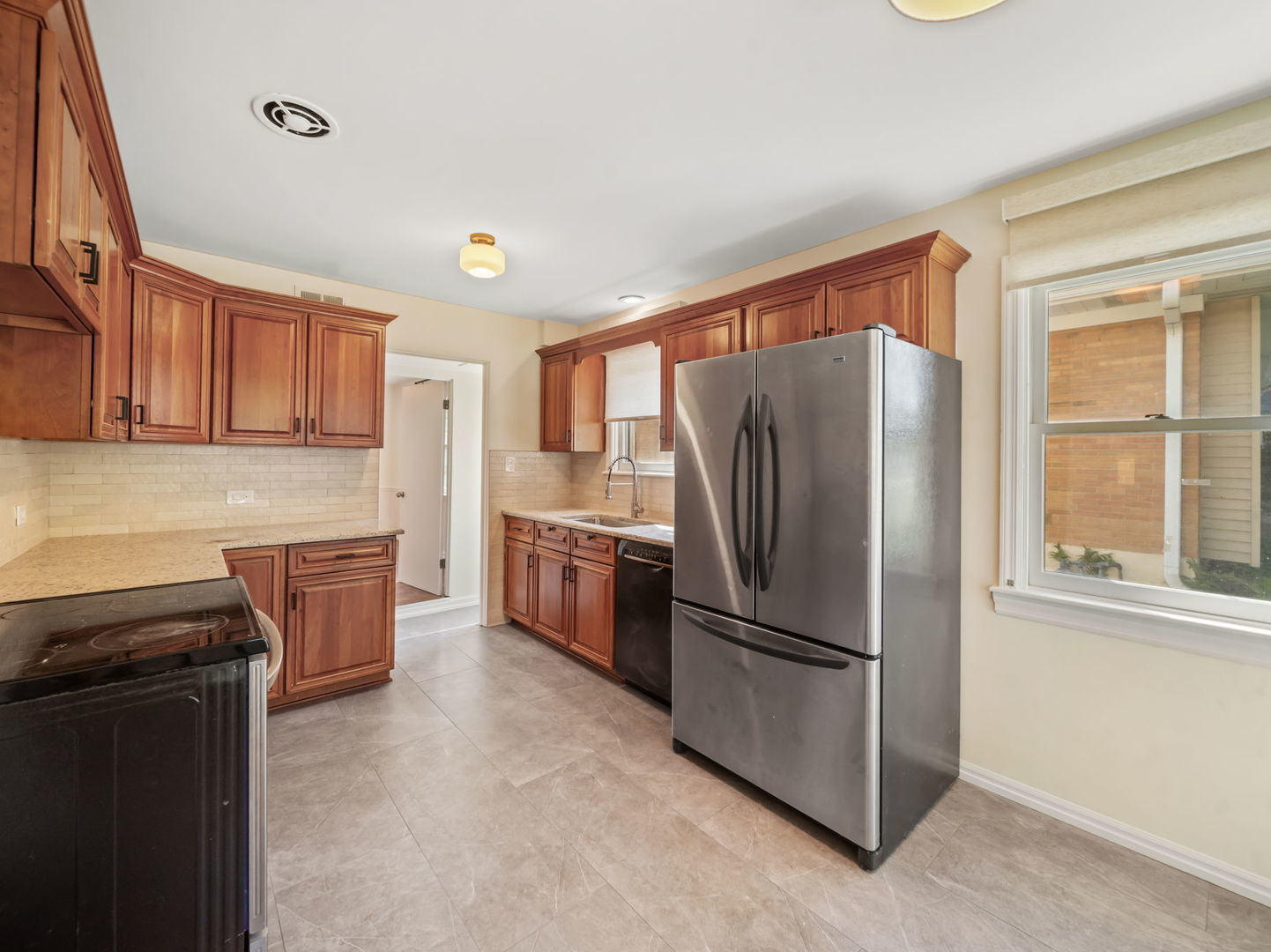 361 Bryant Avenue Property Photo 6