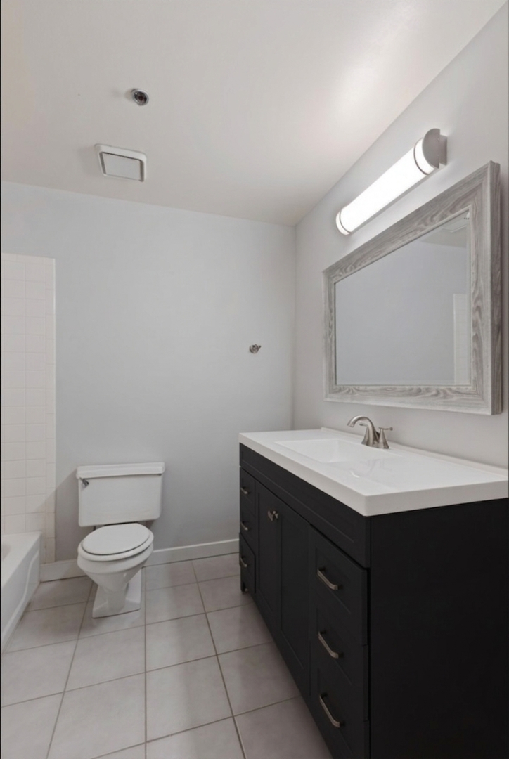 633 S Plymouth Court 1207 Property Photo 8