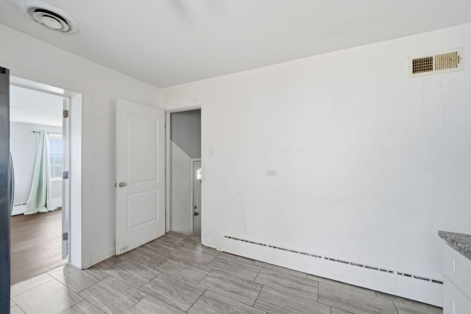 6506 S Keating Avenue Property Photo 8