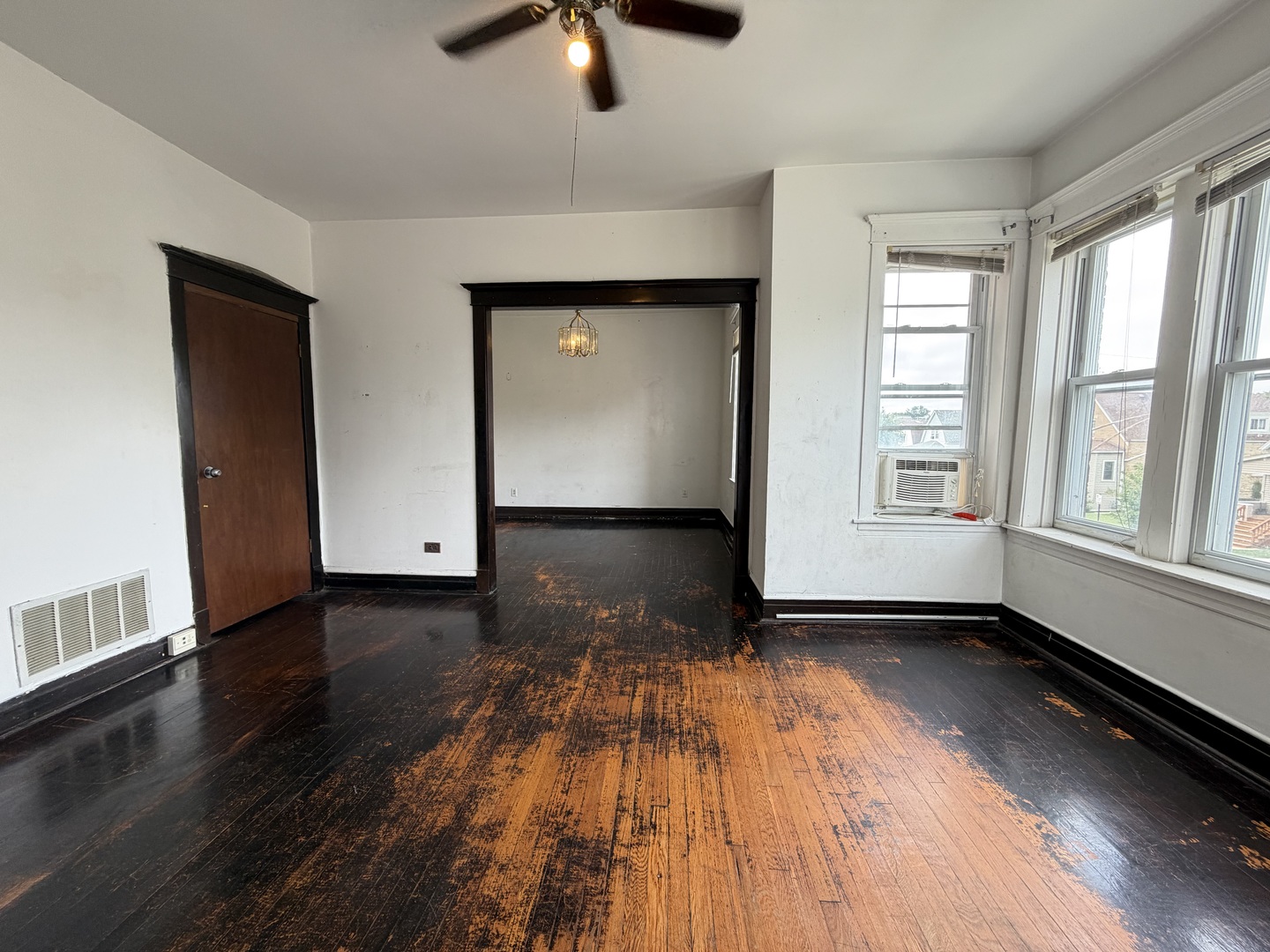 3652 N Kilpatrick Avenue 2 Property Photo 8