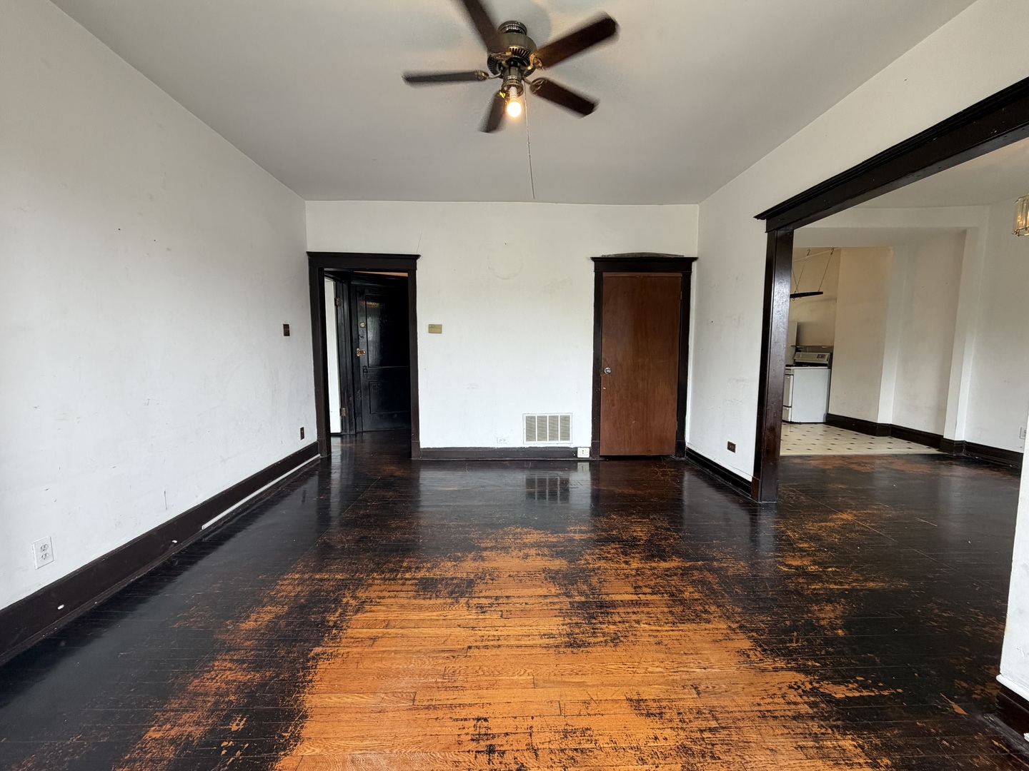 3652 N Kilpatrick Avenue 2 Property Photo 9