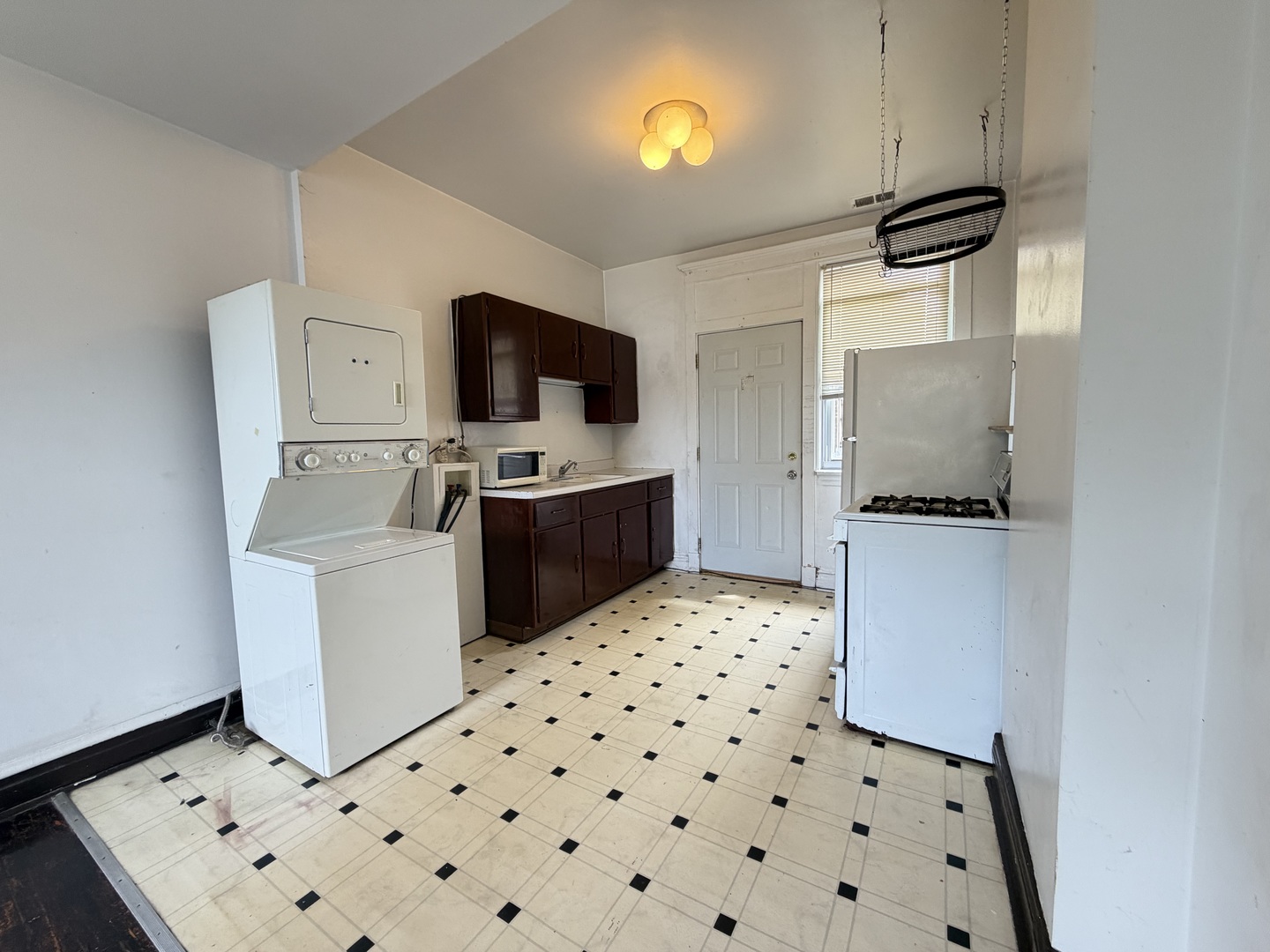 3652 N Kilpatrick Avenue 2 Property Photo 12