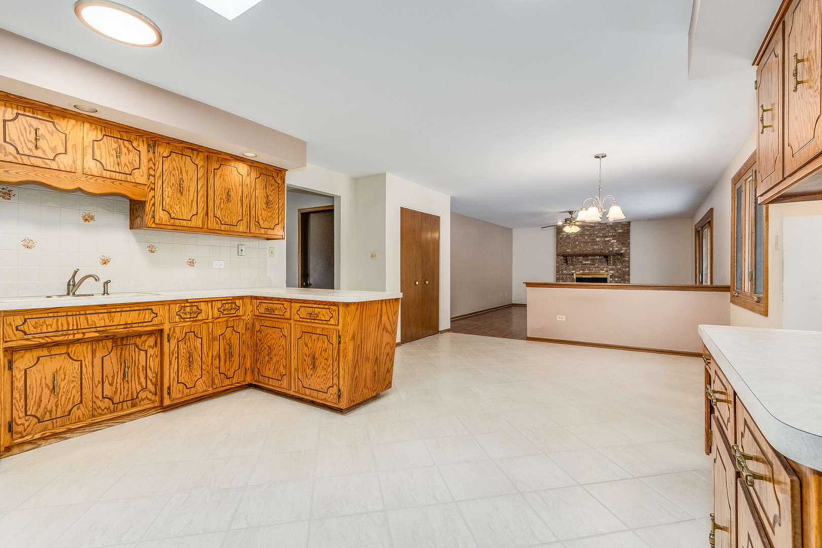 11687 Valley Brook Drive Property Photo 15