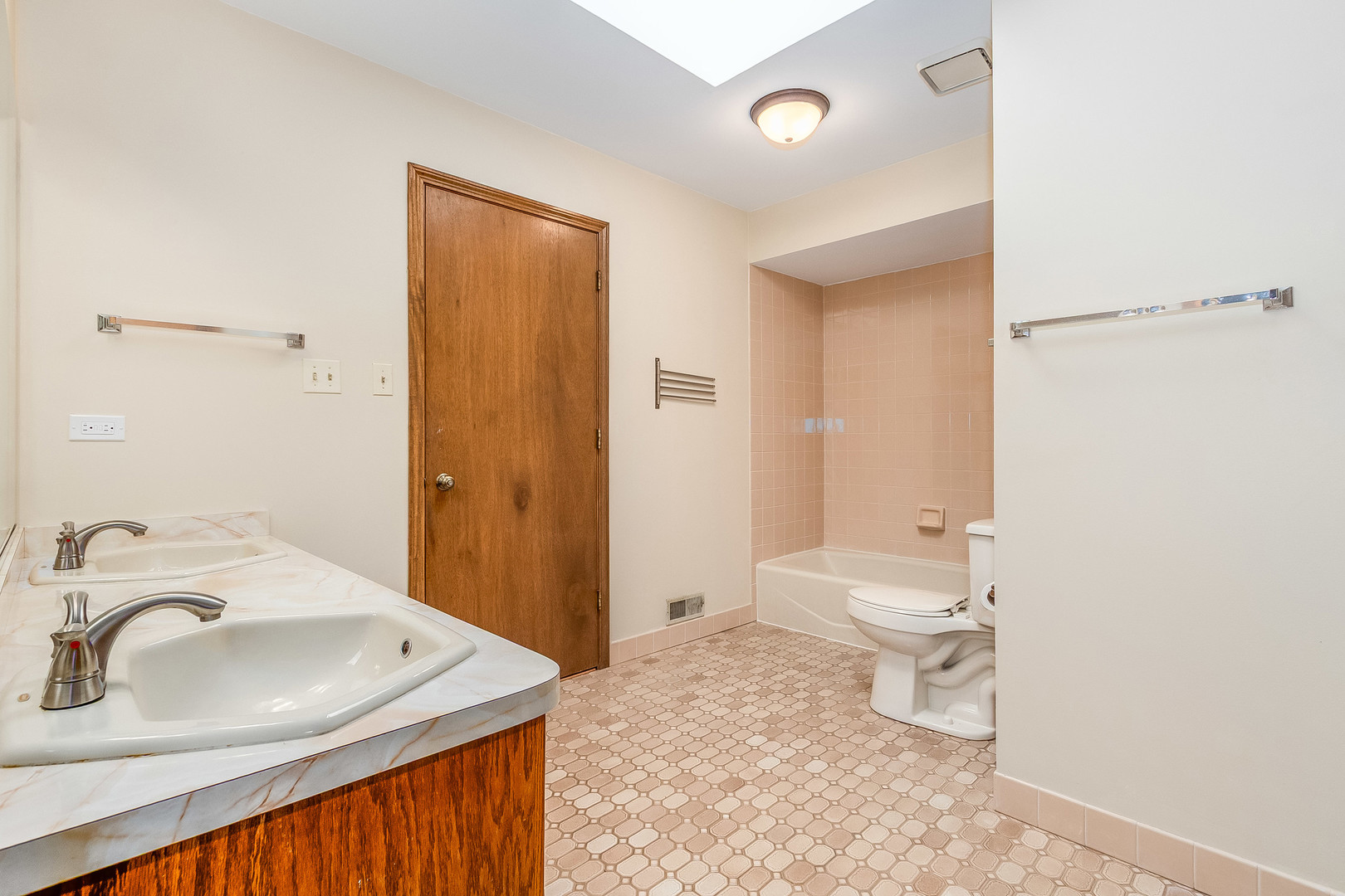 11687 Valley Brook Drive Property Photo 21