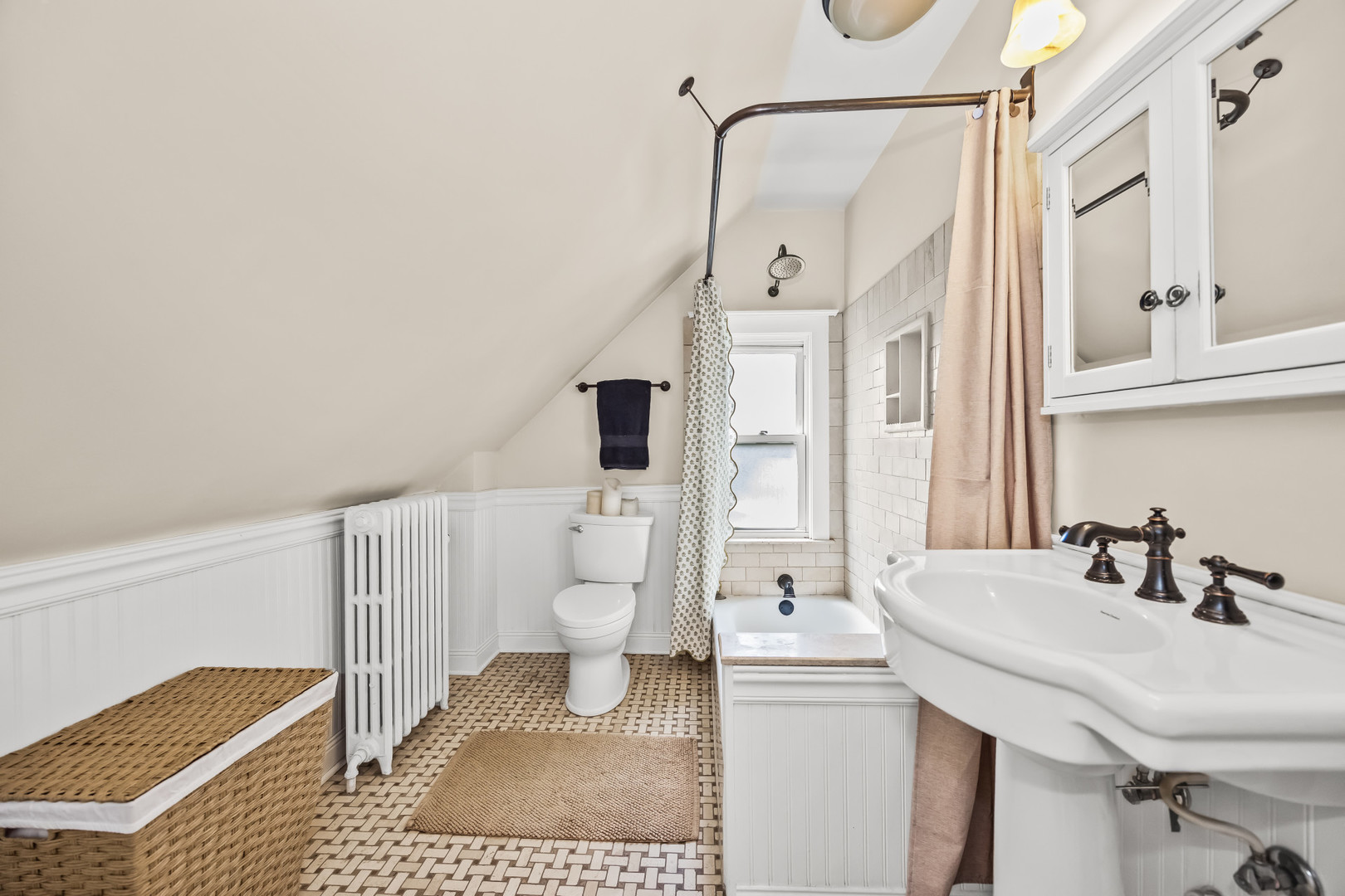 718 North Street Property Photo 16