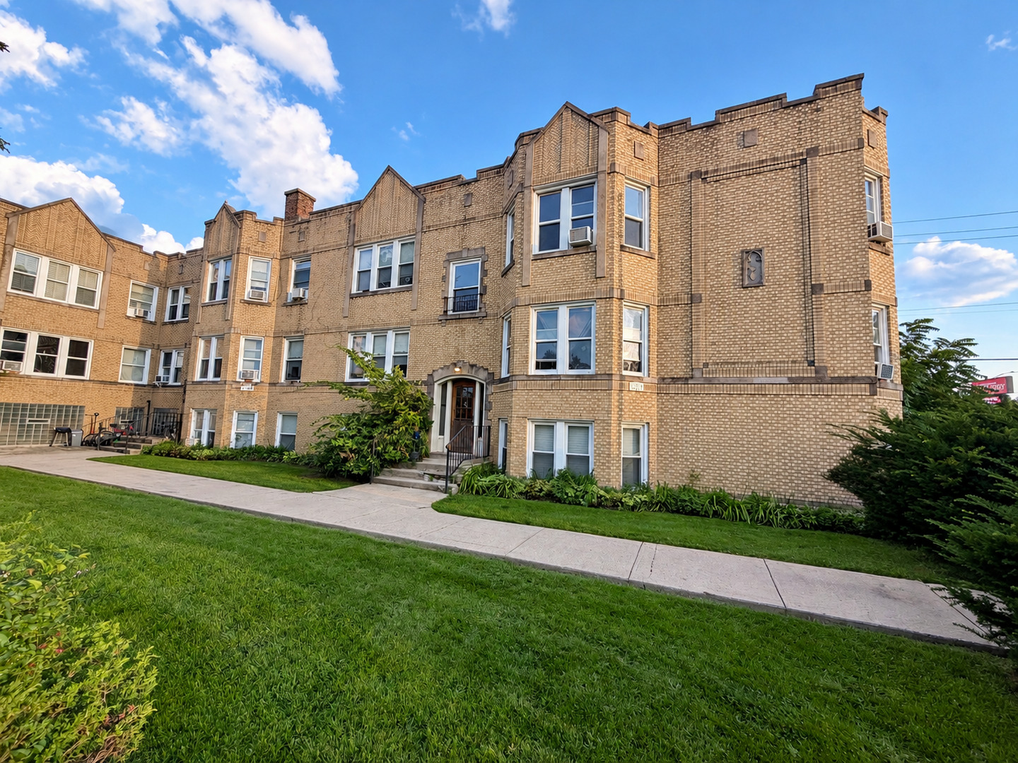 2415 N Oak Park Avenue Be Property Photo 1