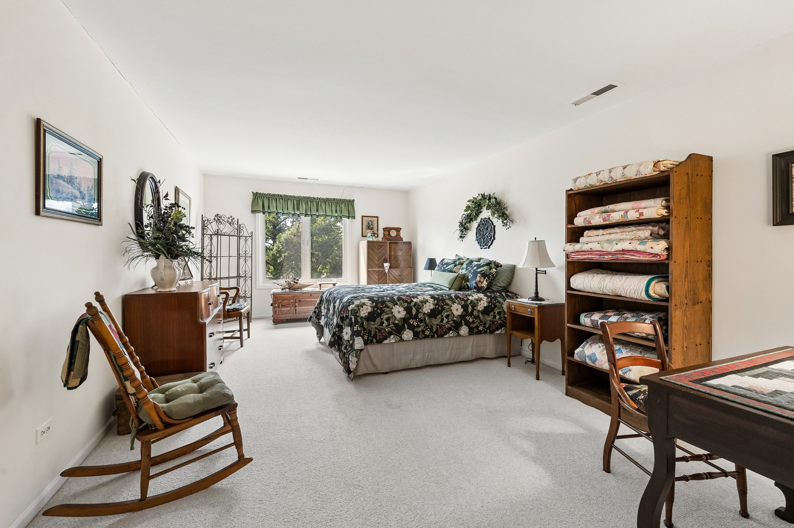 5200 Oakton Street 408 Property Photo 16