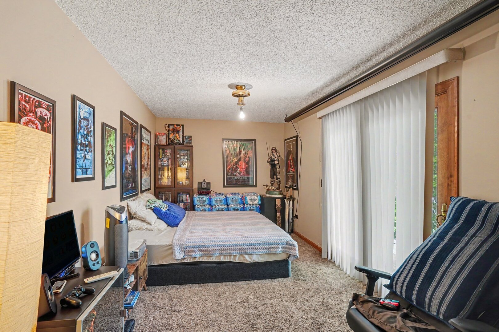 1055 Belle Plaine Avenue Property Photo 8