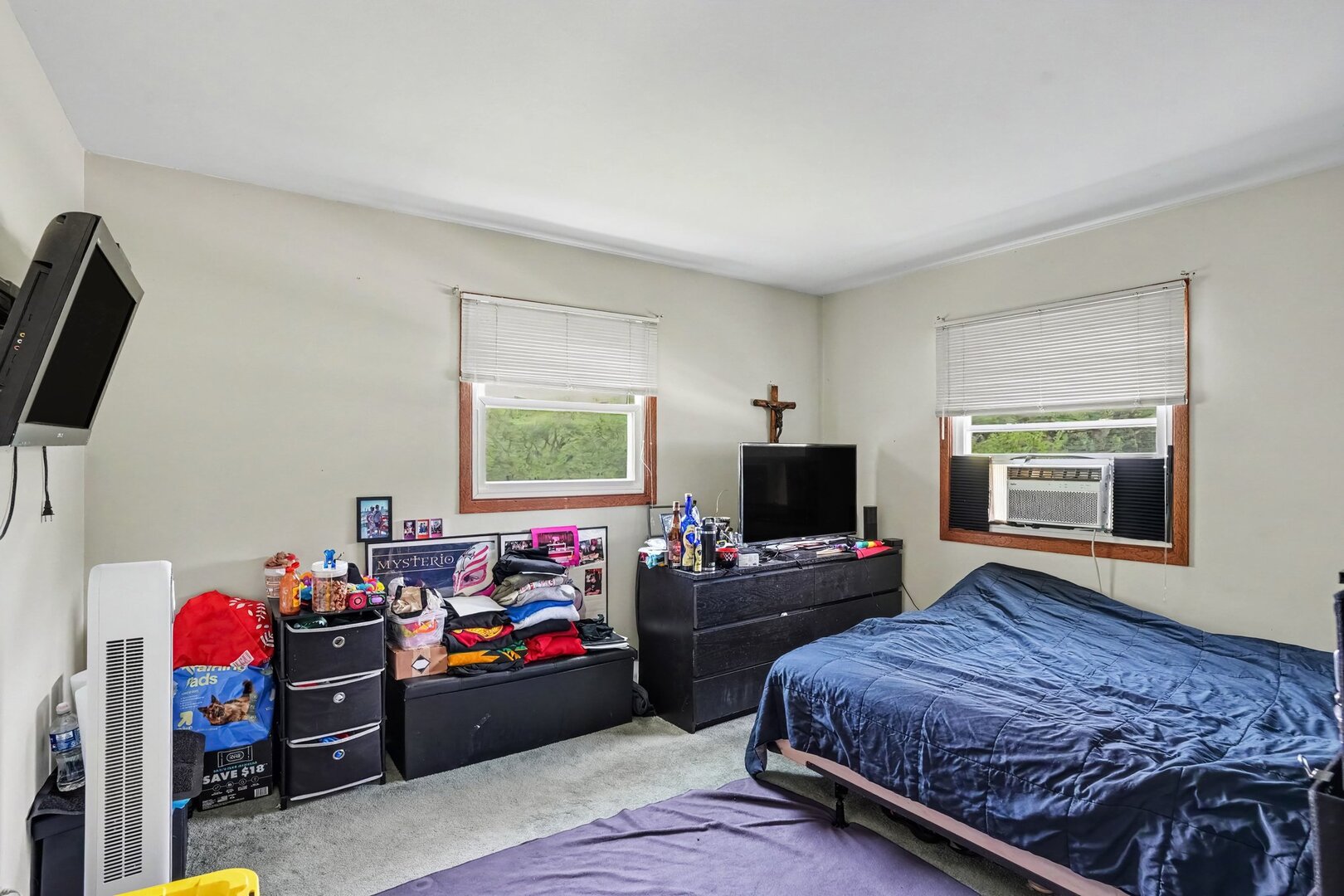 1055 Belle Plaine Avenue Property Photo 12