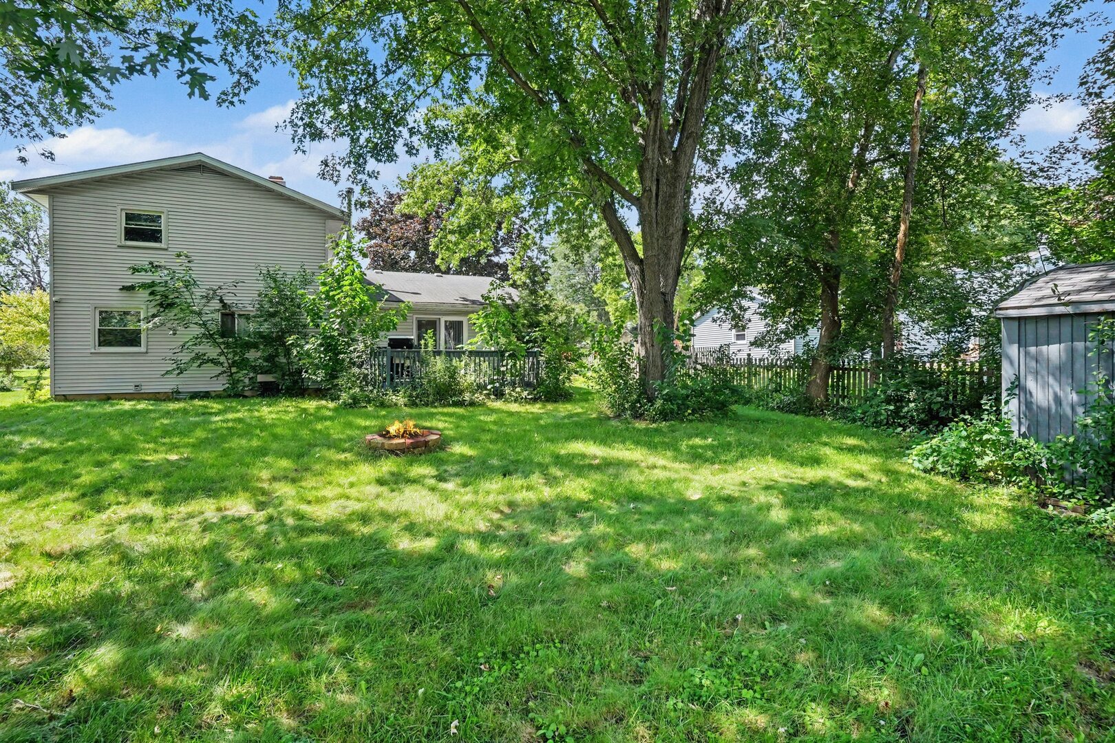 1055 Belle Plaine Avenue Property Photo 15