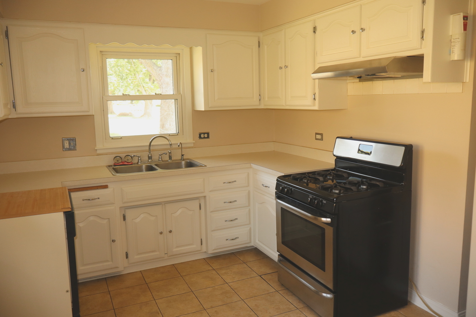 3719 153rd Street Property Photo 4
