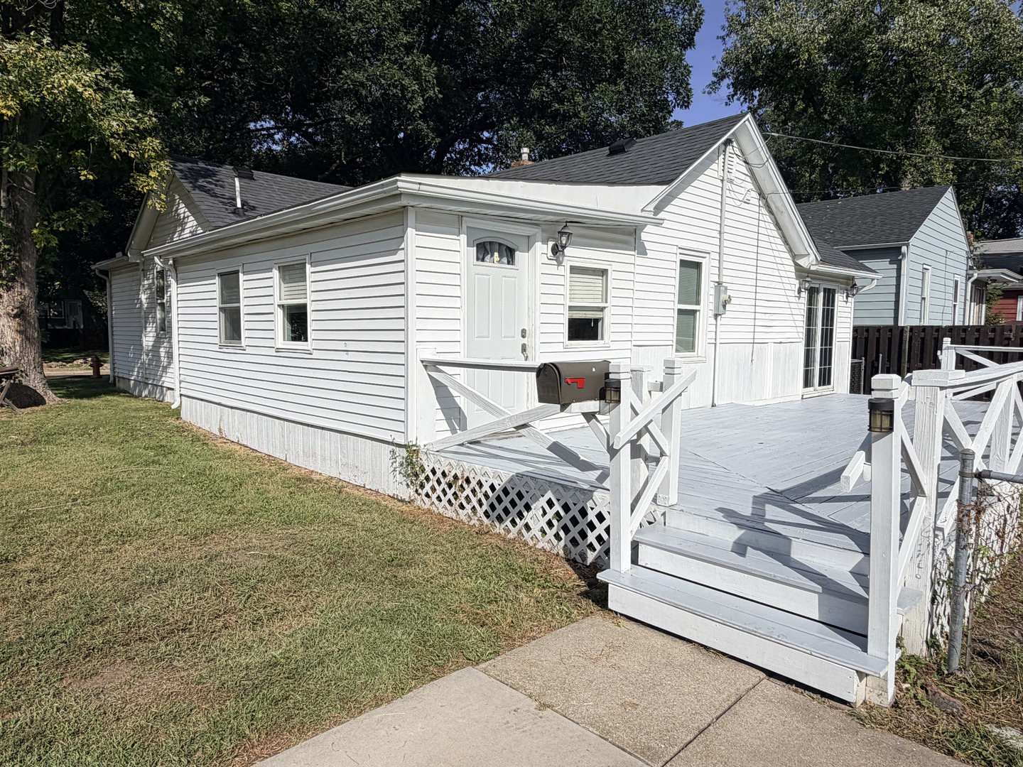811 S Monroe Street Property Photo 1