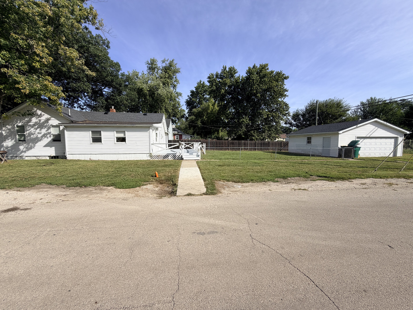 811 S Monroe Street Property Photo 2