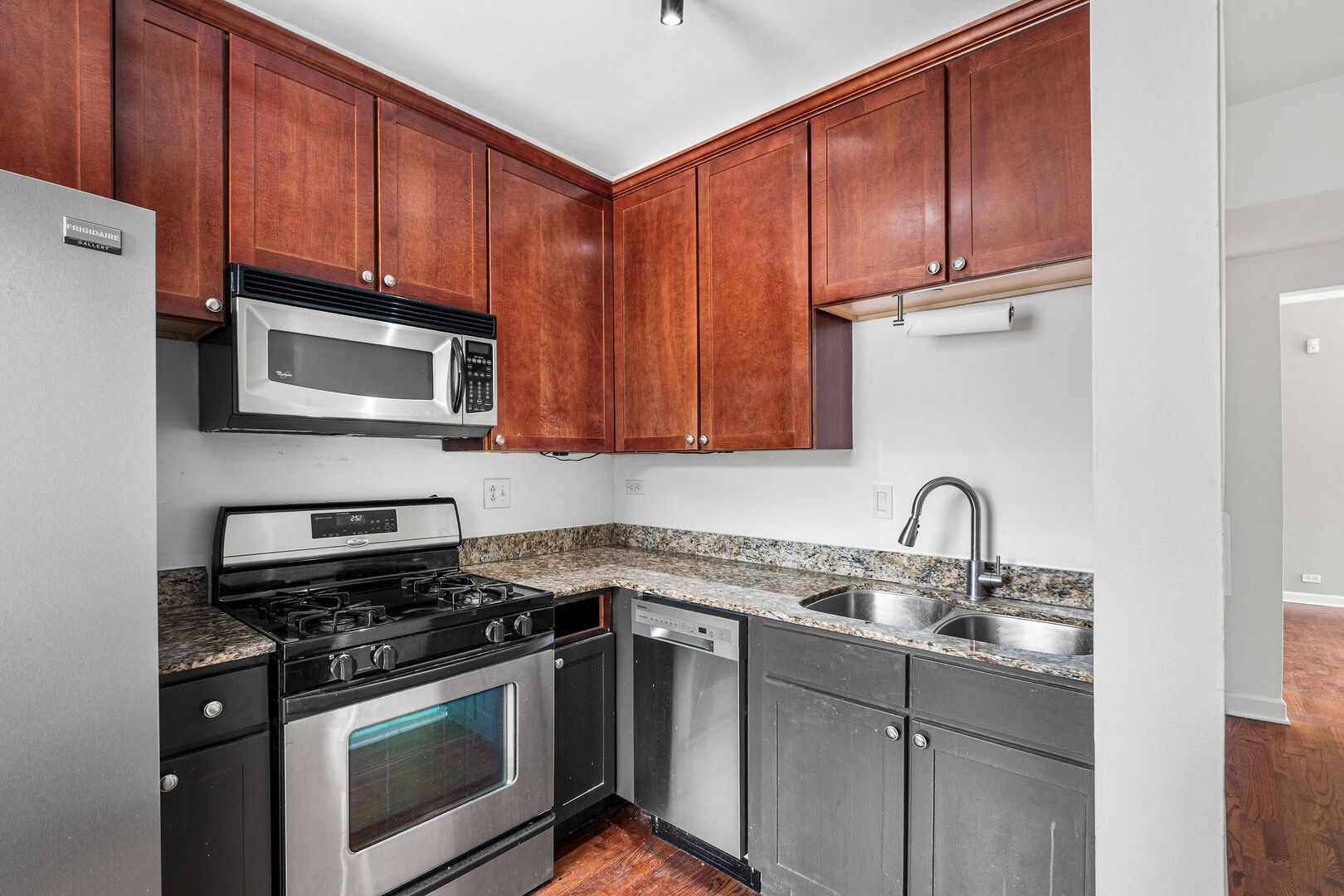 5743 N Ridge Avenue 1 Property Photo 6