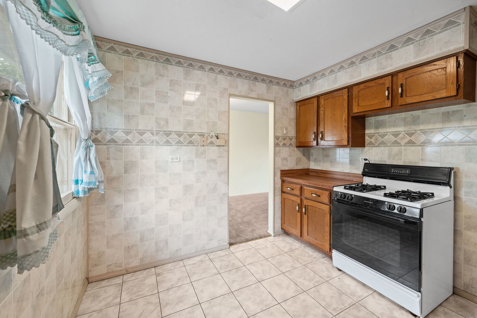 1024 Yorkshire Drive Property Photo 8