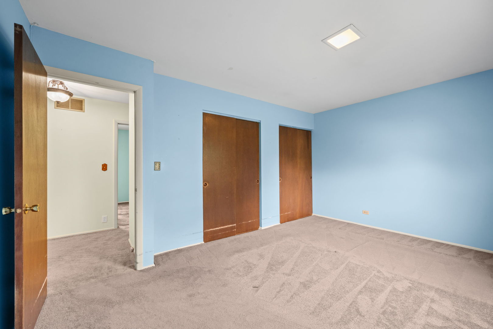 1024 Yorkshire Drive Property Photo 9