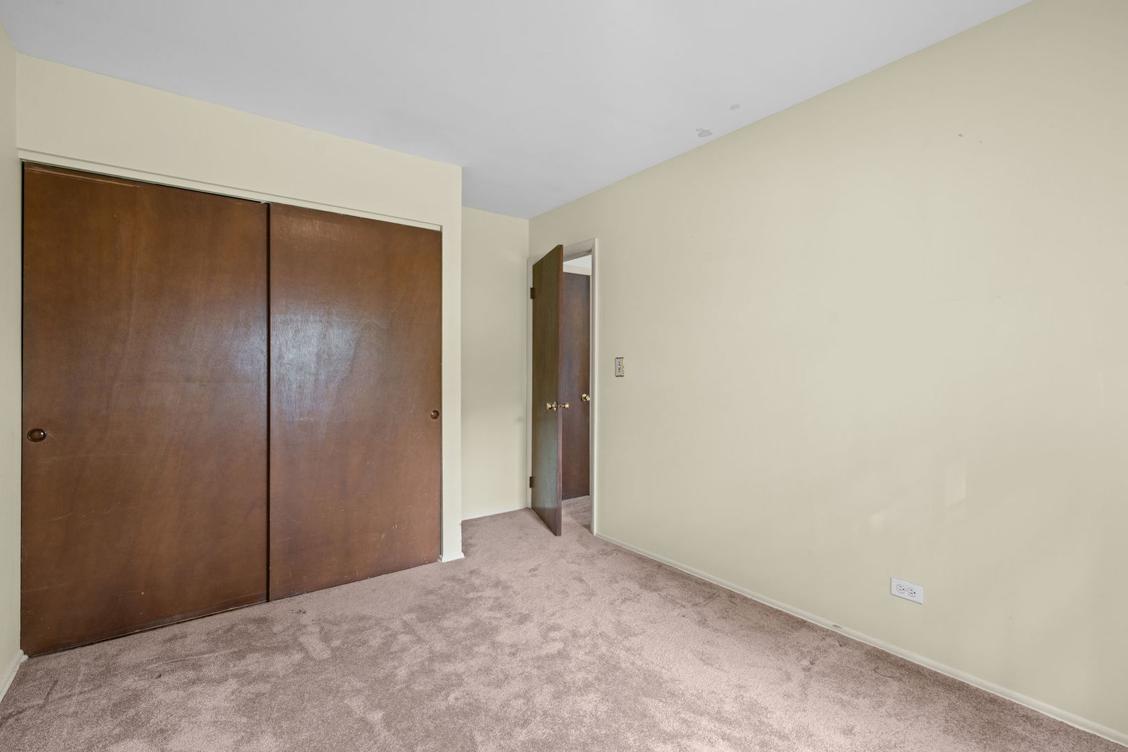1024 Yorkshire Drive Property Photo 12