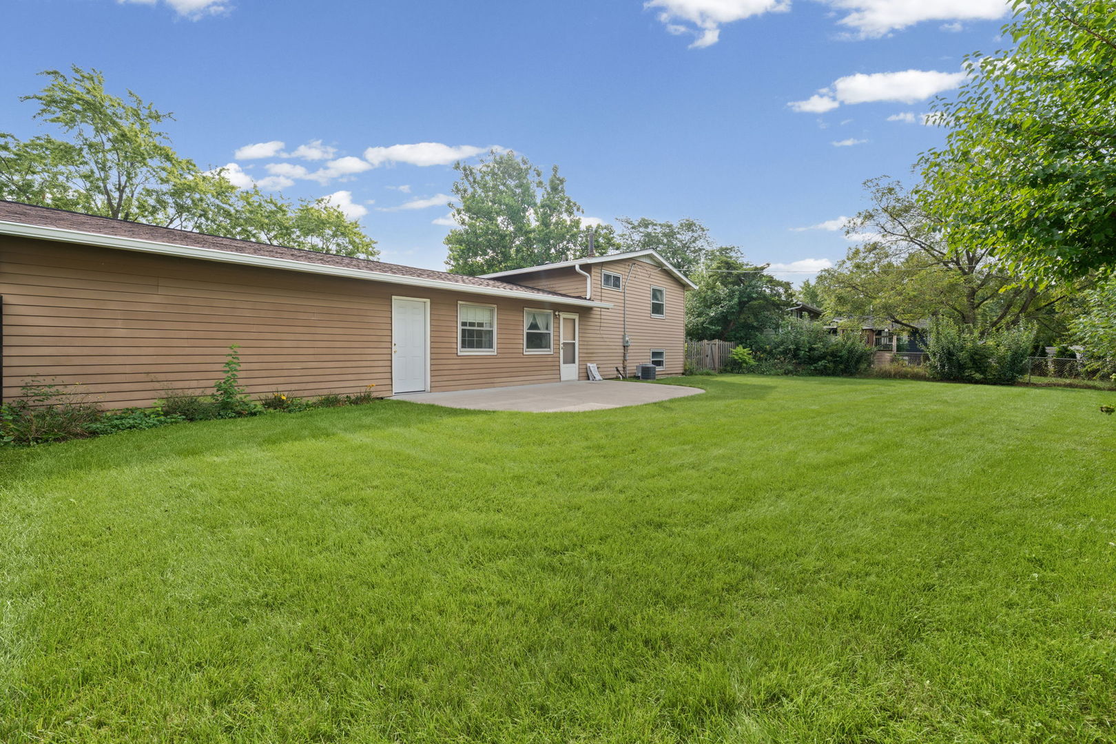 1024 Yorkshire Drive Property Photo 23