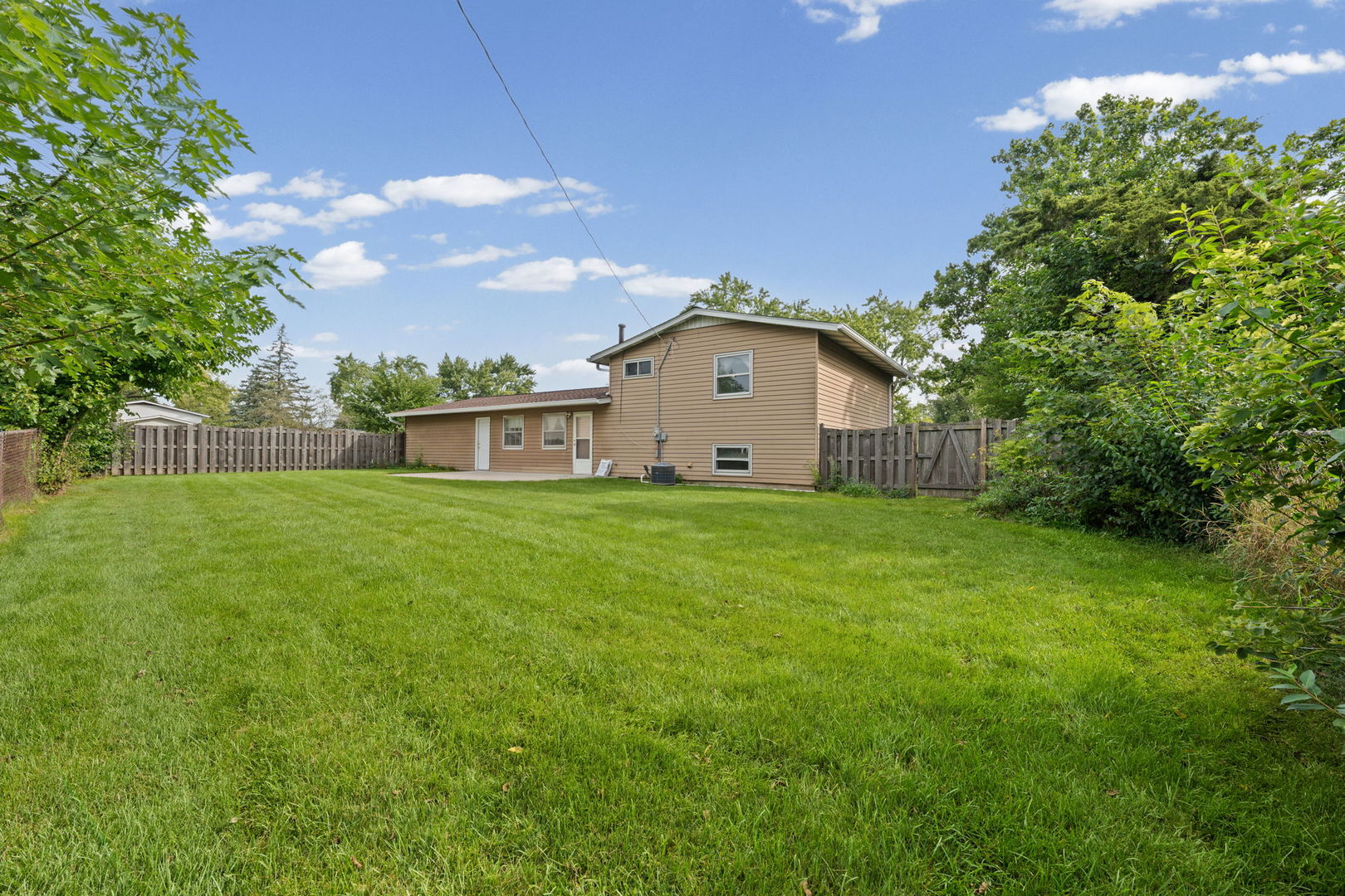 1024 Yorkshire Drive Property Photo 24