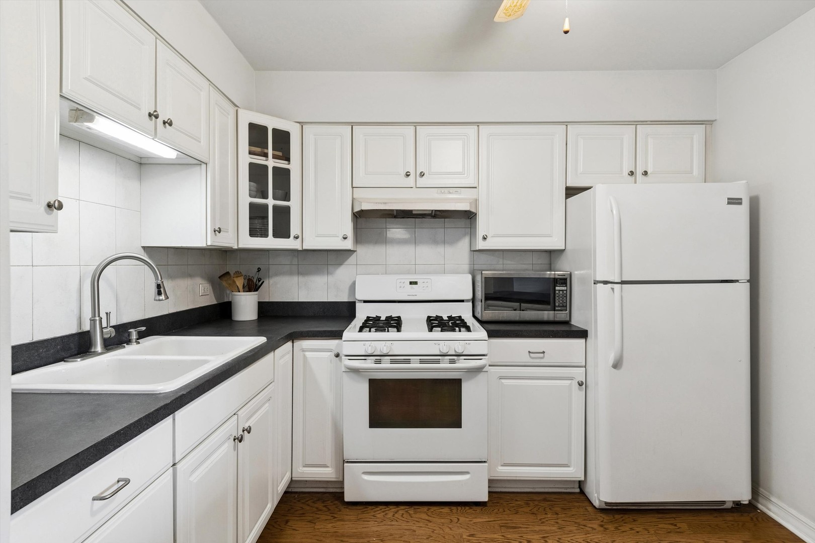 6670 S Brainard Avenue 409 Property Photo 7
