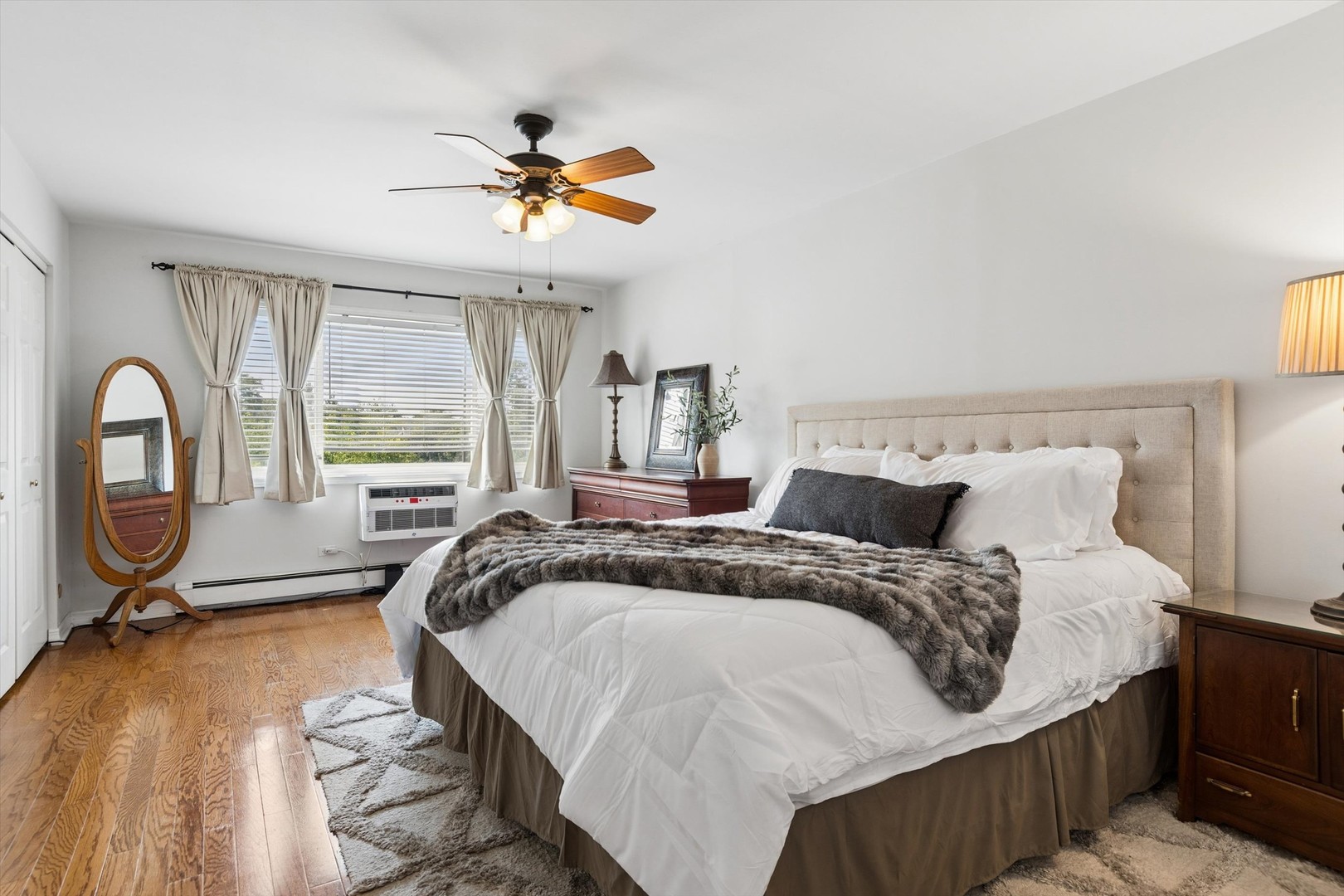 6670 S Brainard Avenue 409 Property Photo 10