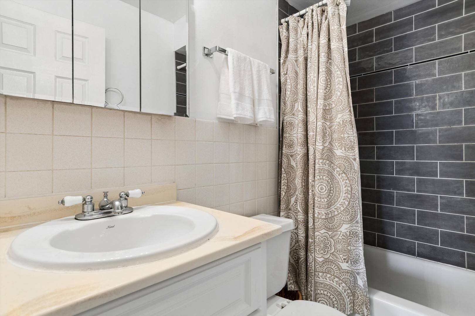 6670 S Brainard Avenue 409 Property Photo 13