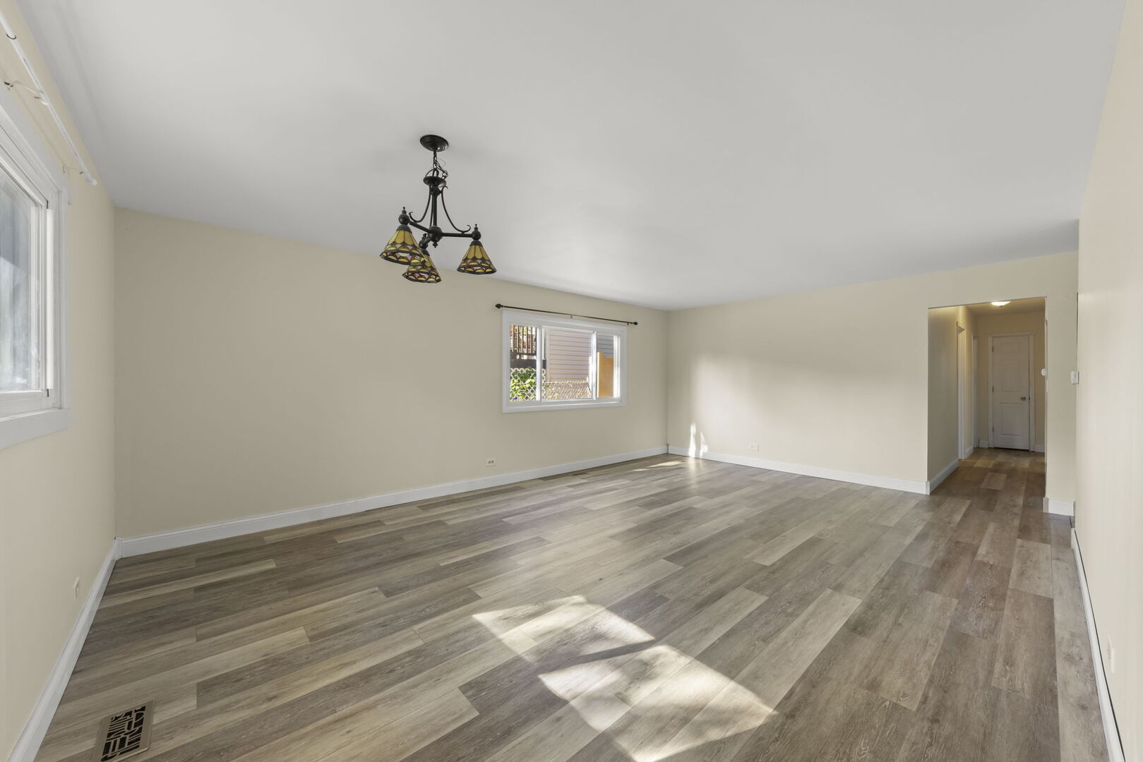 7101 Edgebrook Lane Property Photo 6