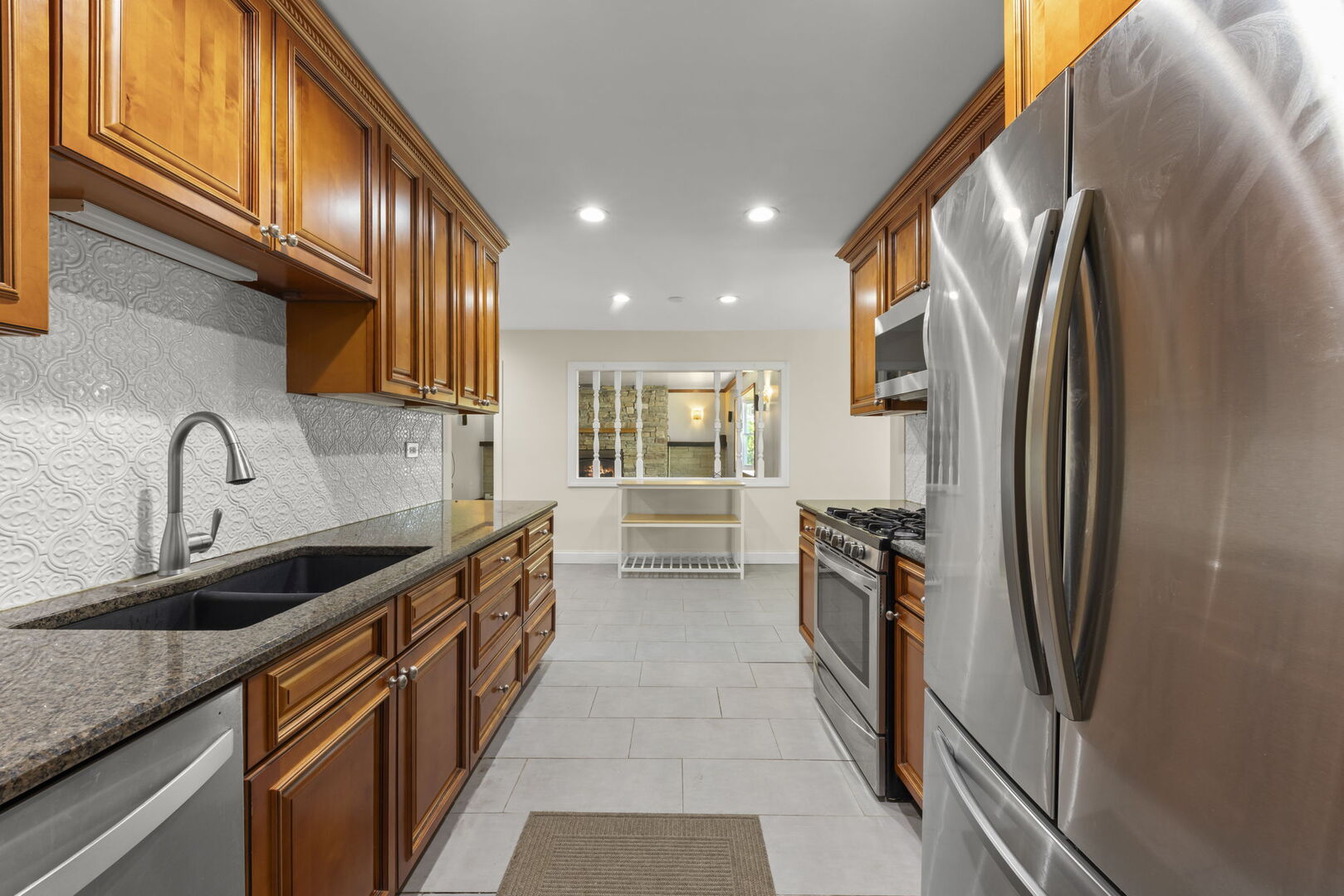 7101 Edgebrook Lane Property Photo 8