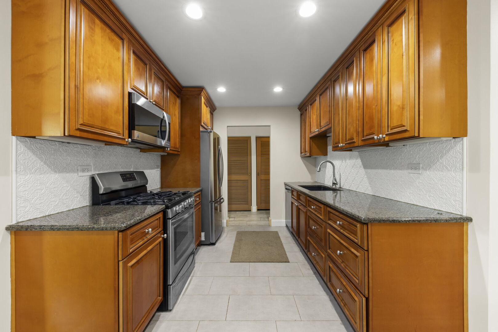 7101 Edgebrook Lane Property Photo 9