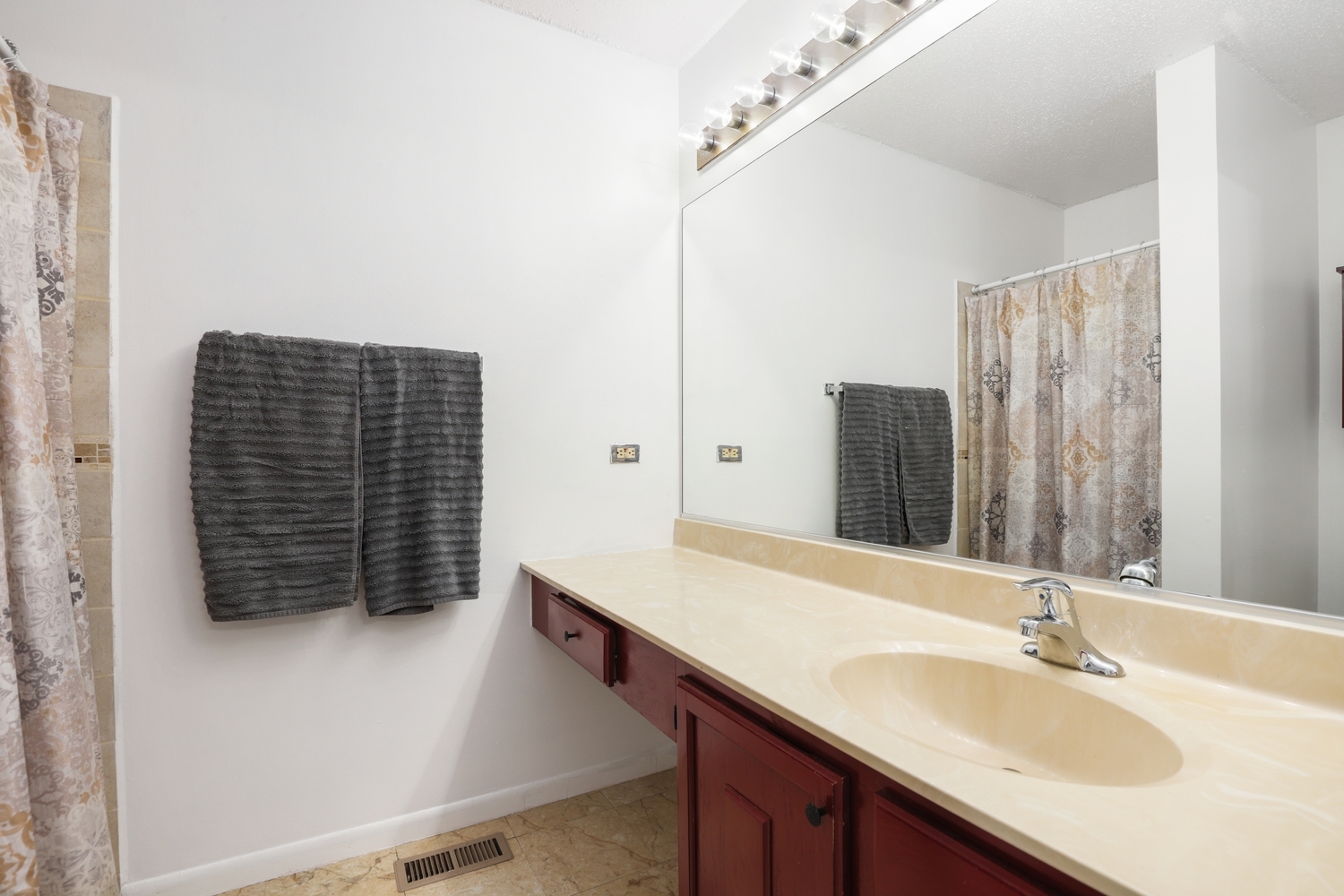 340 Homewood Drive Property Photo 17