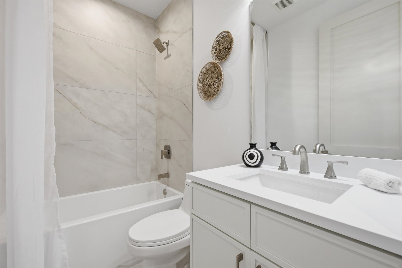 6414 N Francisco Avenue 202 Property Photo 21