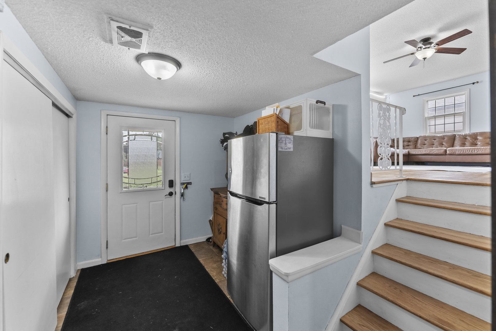 654 E 32nd Street Property Photo 5