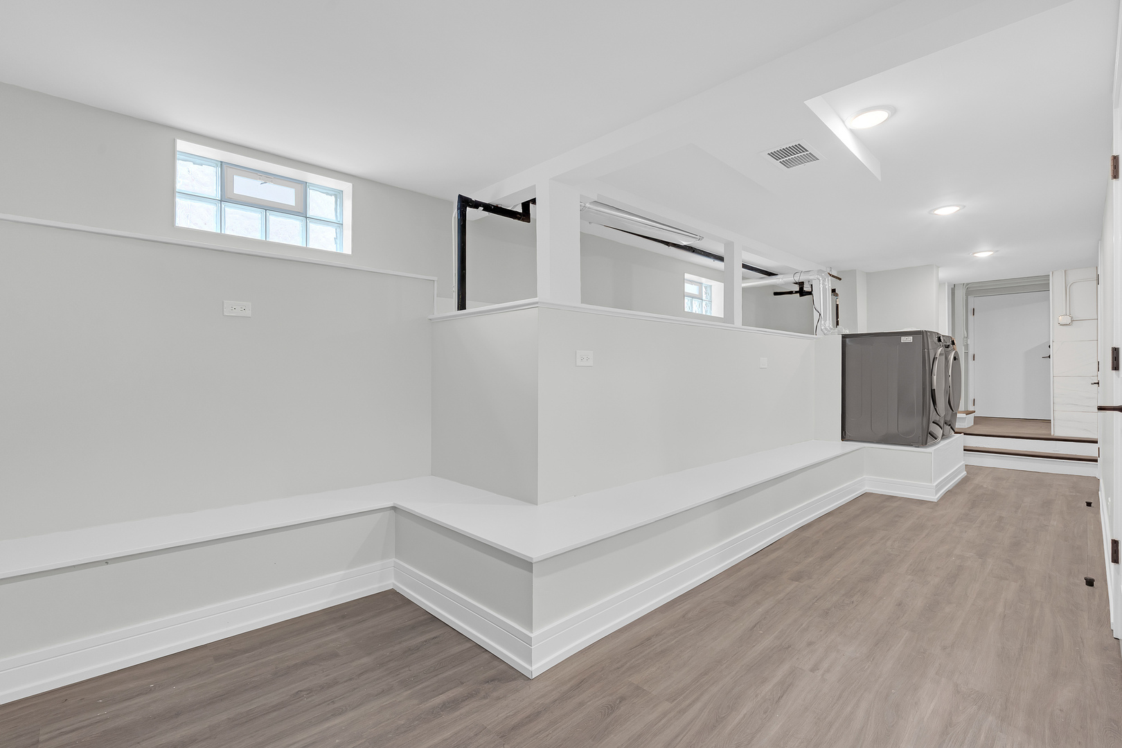 5505 N Nagle Avenue Property Photo 27