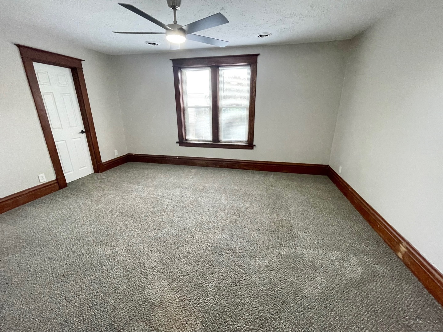 321 N Main Street 3 Property Photo 5