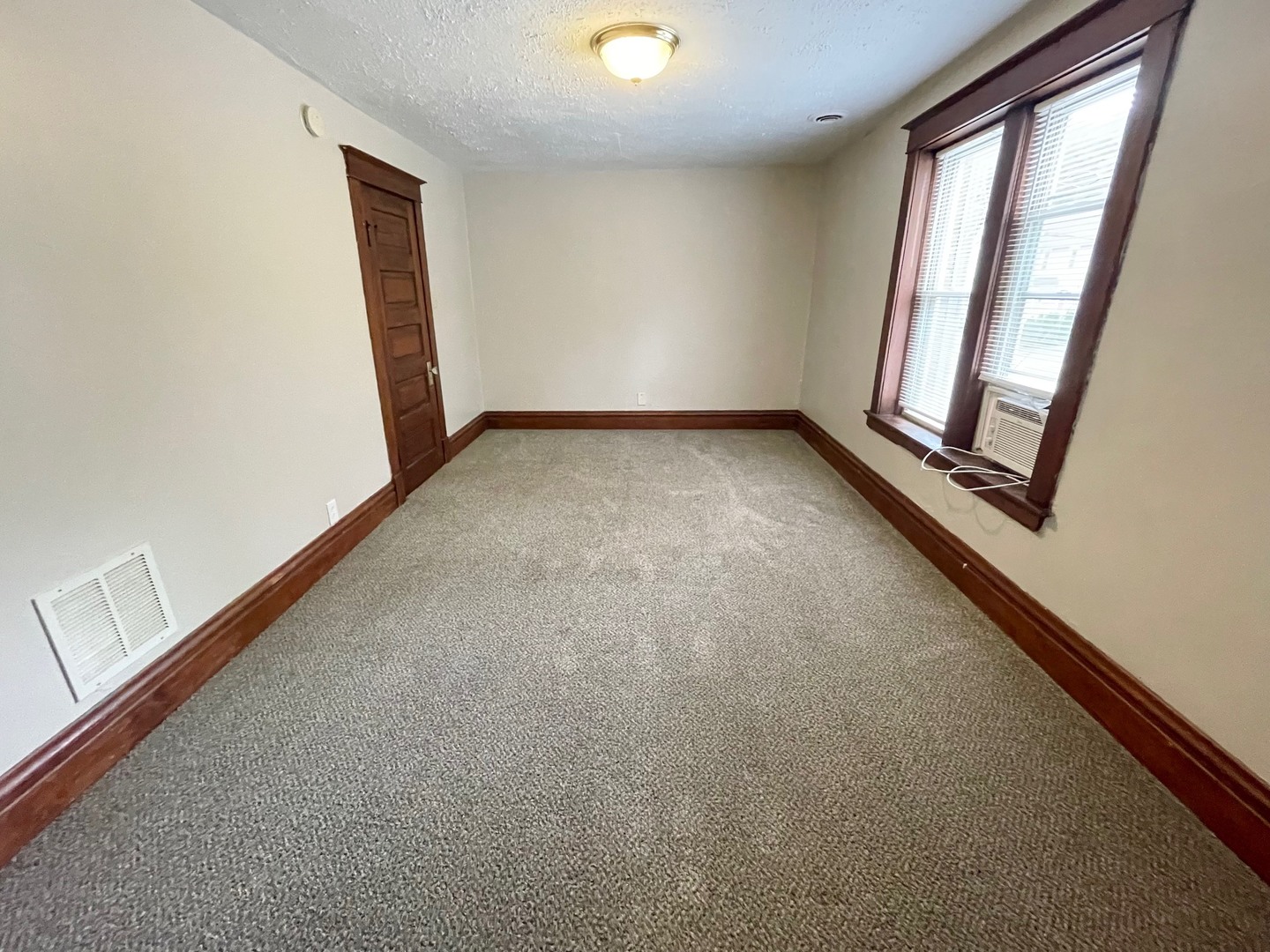 321 N Main Street 3 Property Photo 11