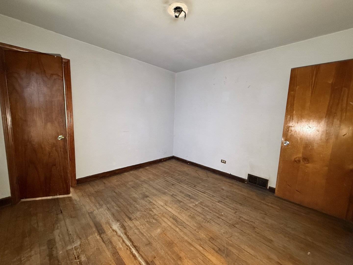 5643 S Newcastle Avenue Property Photo 10
