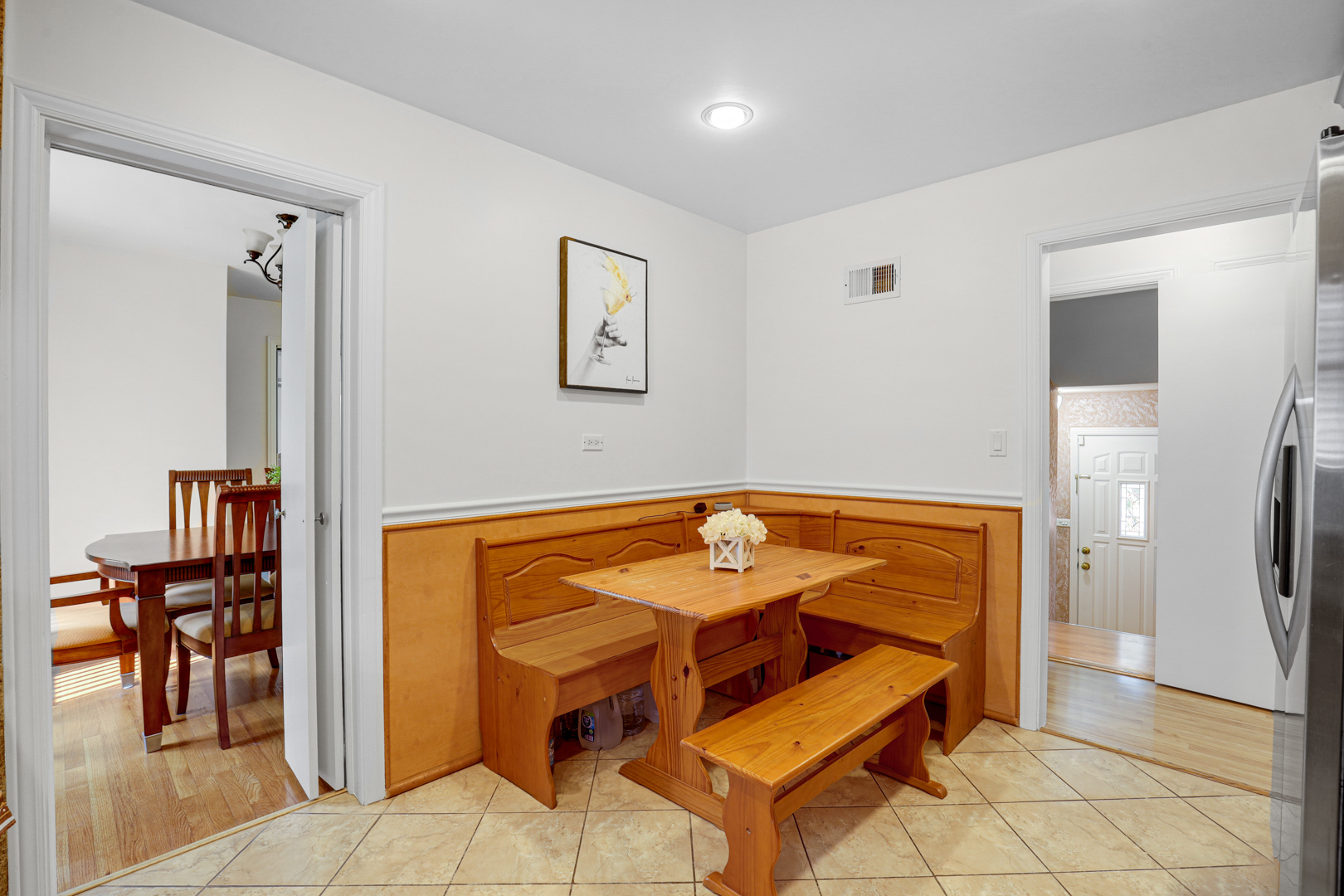 5253 Davis Street Property Photo 9